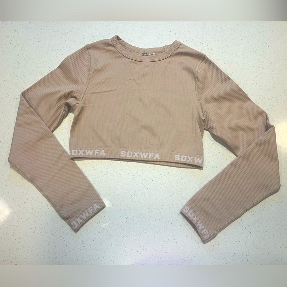 SOLD Sarah's Day x White Fox Boutique Seamless Long Sleeve Crop Top - Picture 2 of 4